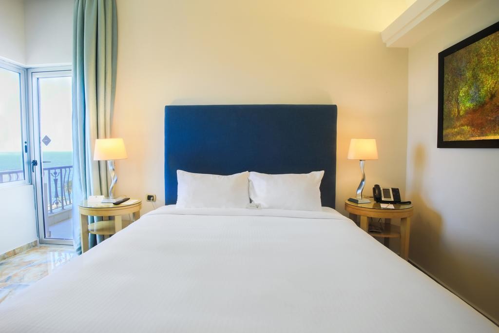 riviera-hotel-beirut (9).jpg