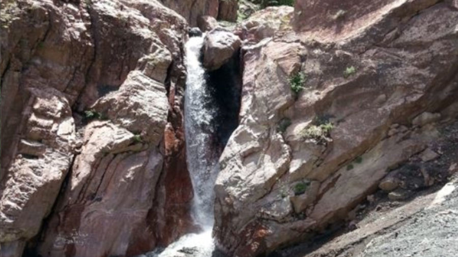 آبشار بدلان در دل کوهپایه‌های اورین