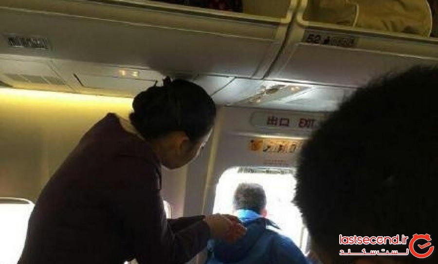 زنی که درب خروج اضطراری هواپیما را باز کرد، دستگیر شد!