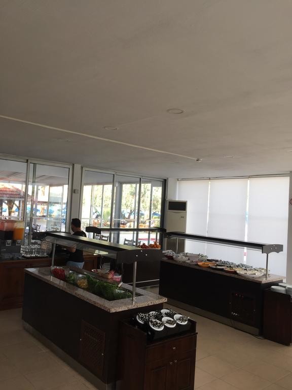 Nagi Beach Hotel (19).jpg
