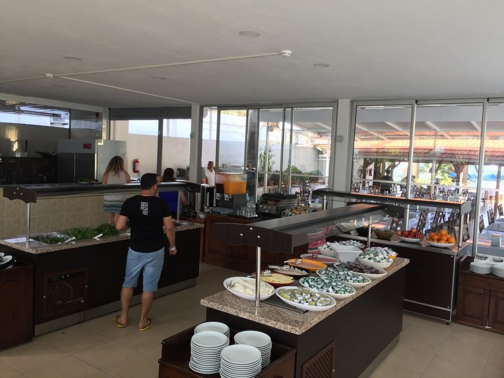 Nagi Beach Hotel (17).jpg
