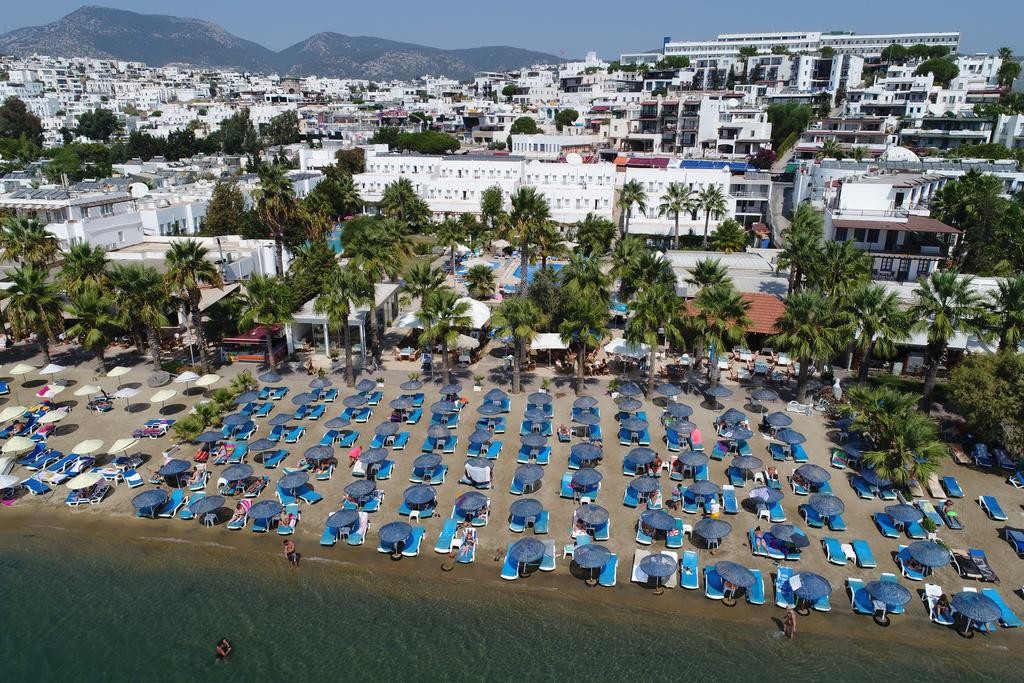 Nagi Beach Hotel (10).jpg