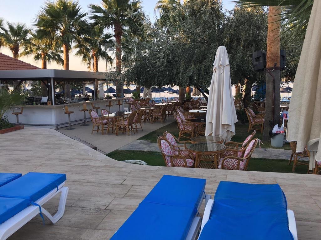 Nagi Beach Hotel (15).jpg