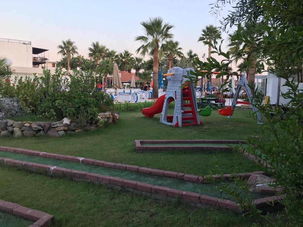 Nagi Beach Hotel (16).jpg