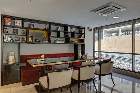 Vozara Hotel - Coffeshop1.jpg