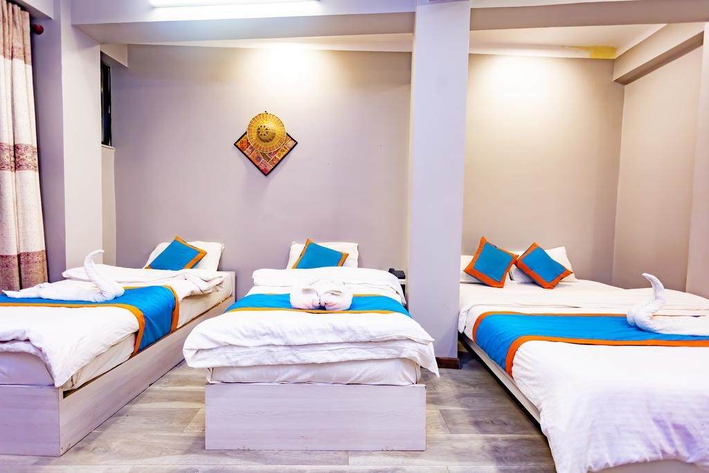 8848 Hostel (8).jpg