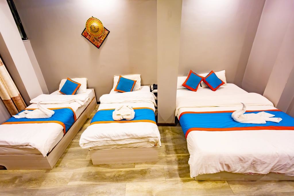 8848 Hostel (9).jpg