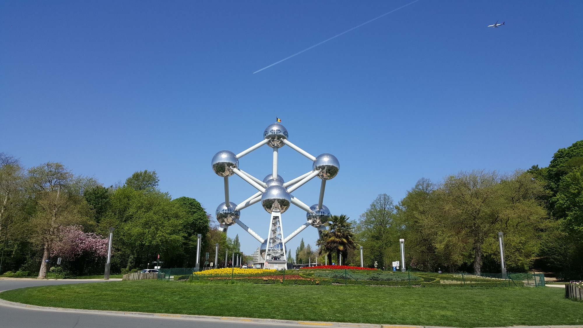 Atomium brussels (2).jpg