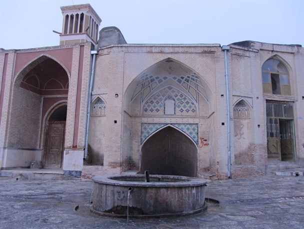 آب انبار و حسینیه حاج مهدی نراقی (1).jpg
