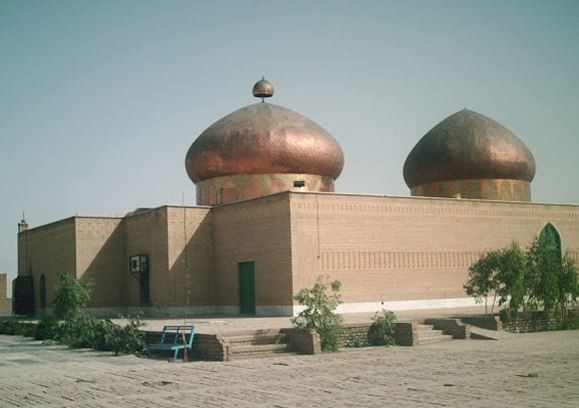 Emamzadeh Ismail and Shams al-din garmsar (1).JPG