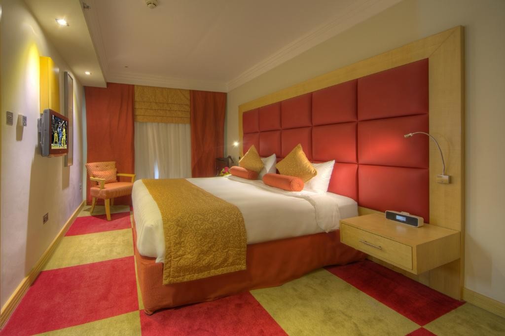 raintree-hotel-dubai (3).jpg