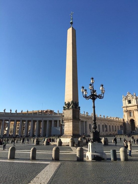 Vaticano Egyptian Obelisk