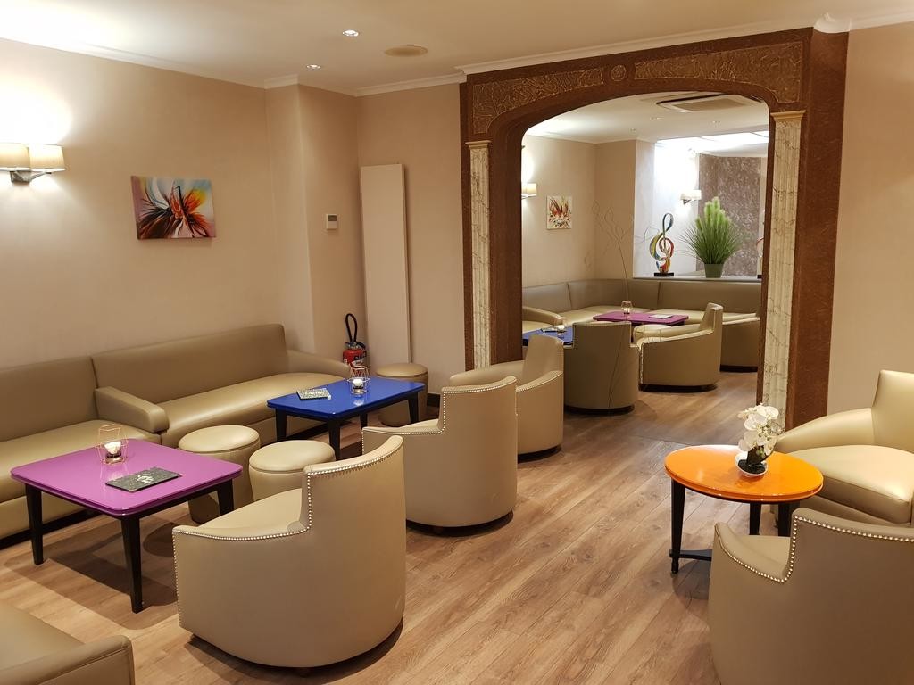 Hotel Champerret Elysees Paris (1).jpg
