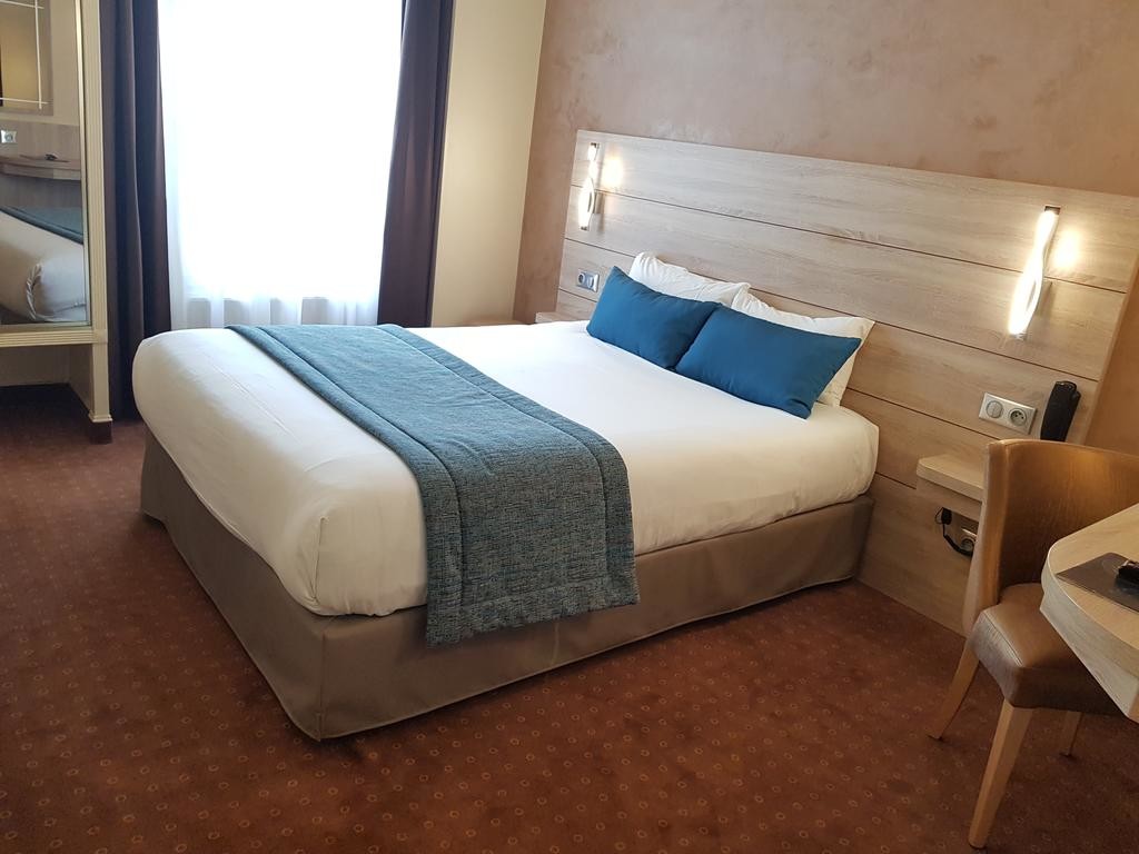 Hotel Champerret Elysees Paris (10).jpg