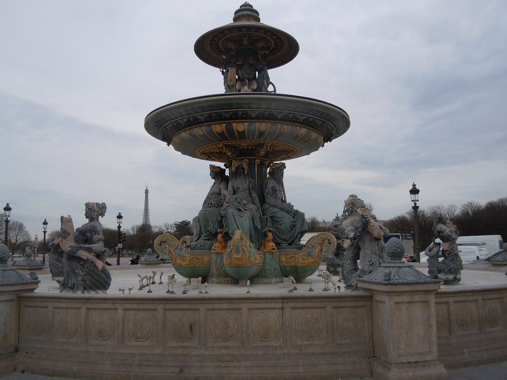 Fontaine des Mers paris (1).jpg