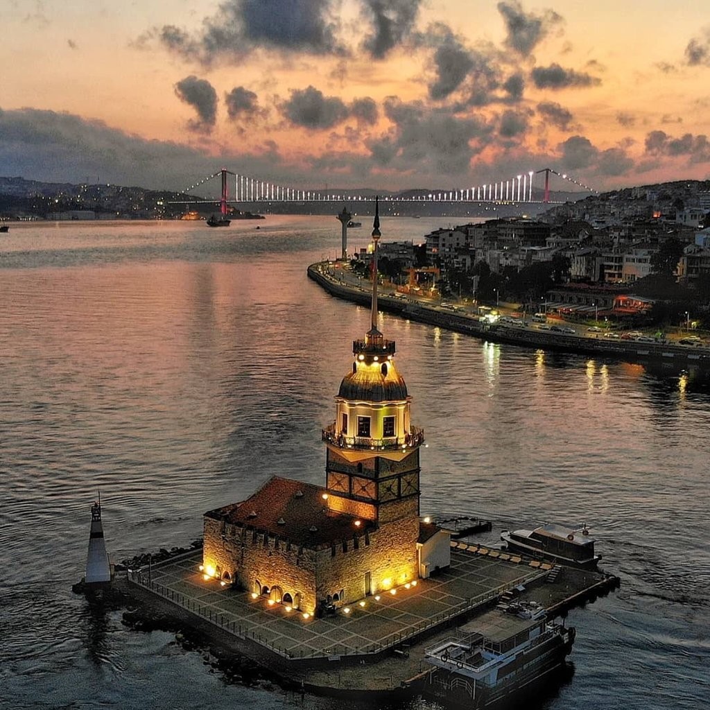 maiden-s-tower (2).jpg
