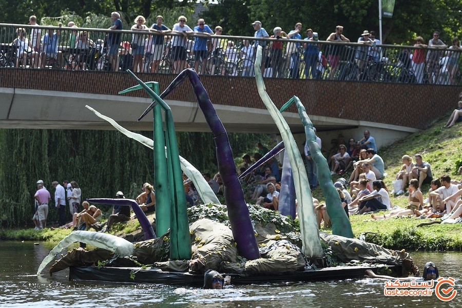 رژه شناوری که هنر غیرعادی هیرنیموس بوش  را در واقعیت تداعی می‌کند
