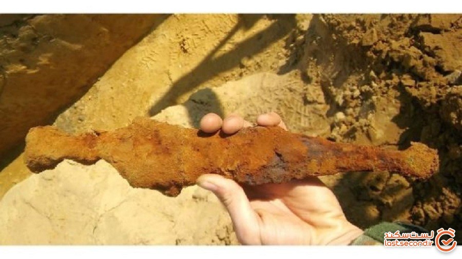 خنجر رومی 2000 ساله‌ای که توسط یک کارآموز باستان‌شناسی اتفاقی کشف شد