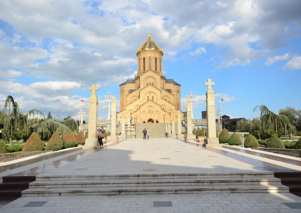 Tsminda Sameba Cathedral (2).JPG