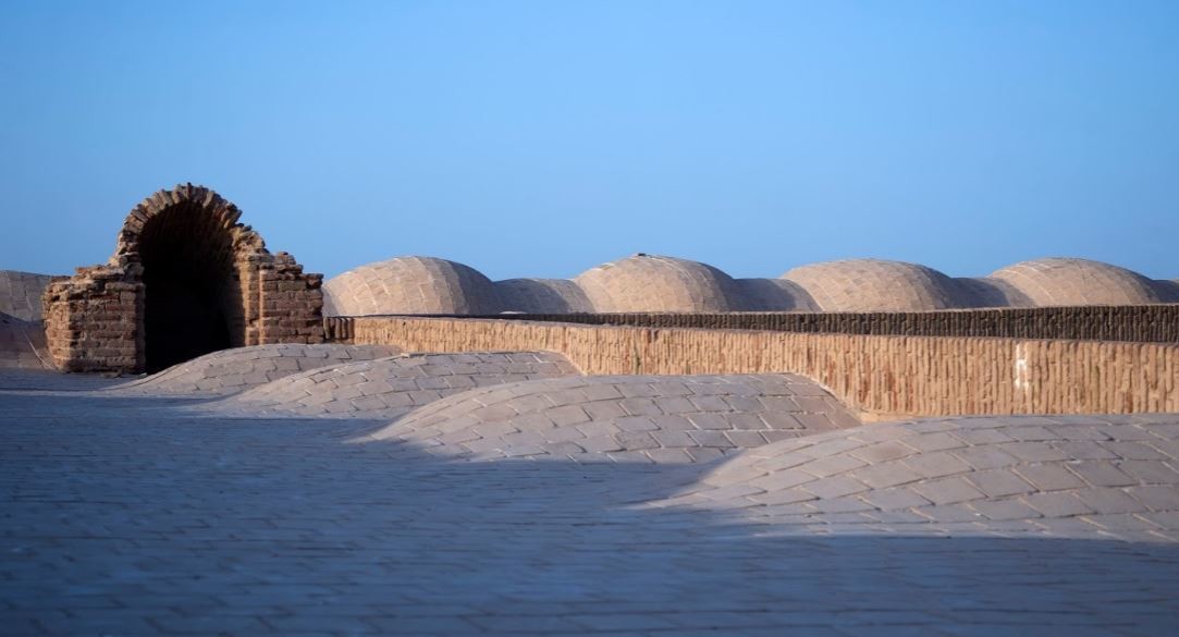 Dayr-e Gachin Caravansary (3).JPG
