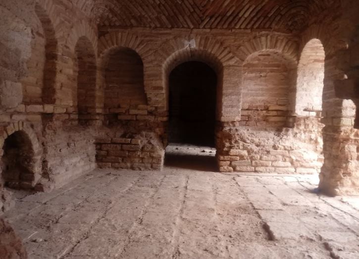 Dayr-e Gachin Caravansary (1).JPG