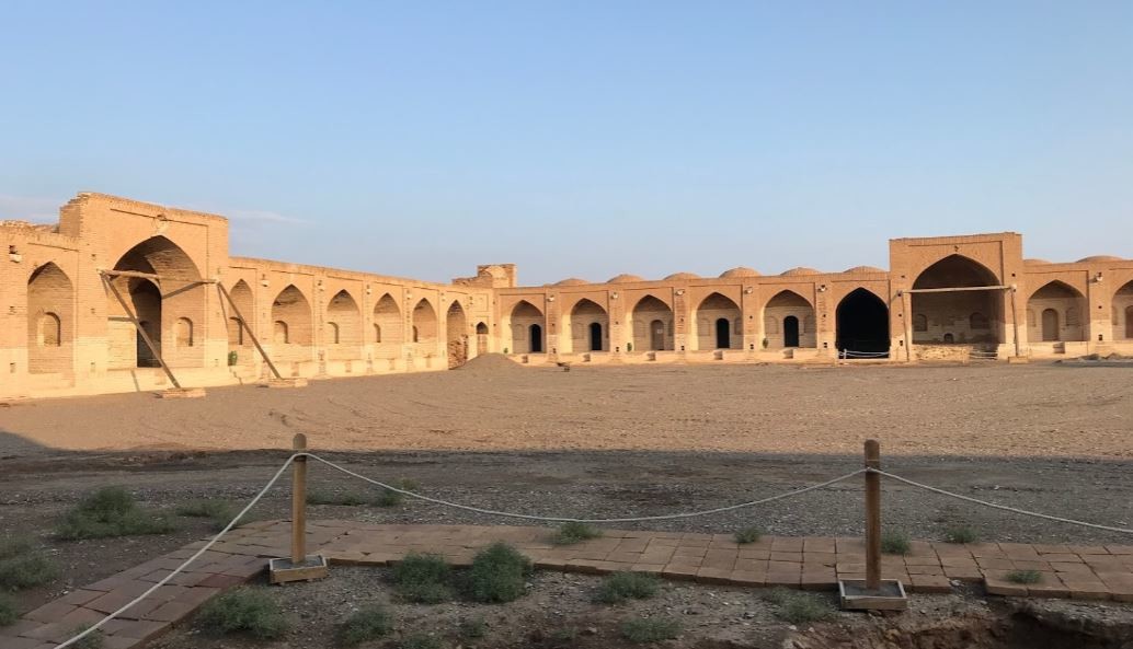Dayr-e Gachin Caravansary (2).JPG