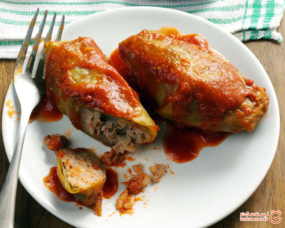 Beef---Rice-Stuffed-Cabbage-Rolls_exps135971_TH133086B08_30_1bC_RMS.jpg
