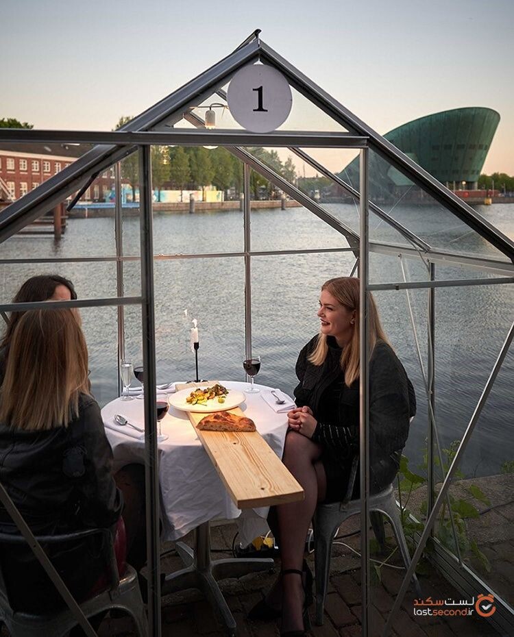 رستوران هلندی برای حفظ فاصله اجتماعی، گلخانه‌های کوچک برای شام ایجاد کرد.