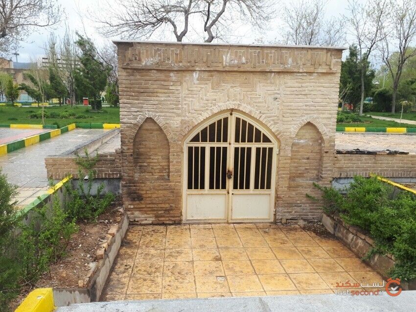 مقبره اقانورالدین عراقی