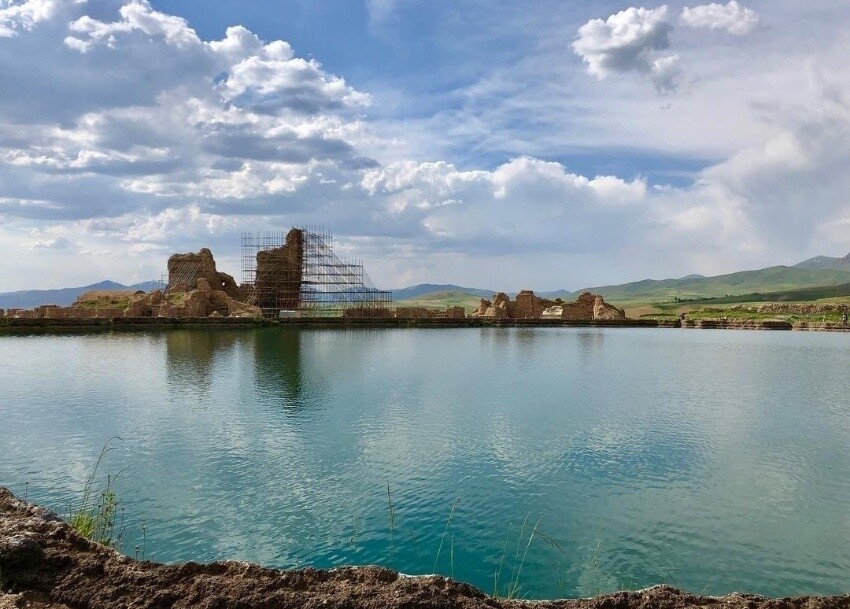 Takht-e Soleyman (2).jpeg