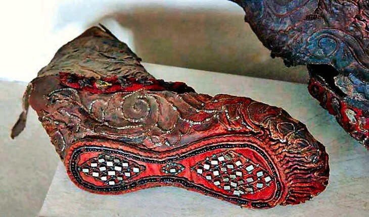 کفش باستانی سکایی  2300 ساله ای در رشته‌کوه آلتای کشف شد!