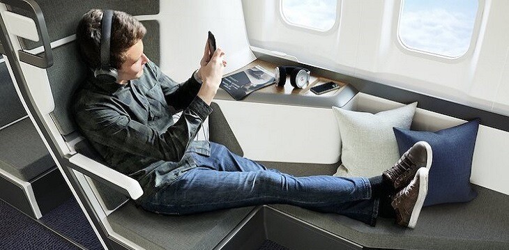 صندلی ‌هایی که در هواپیما امکان دراز کشیدن و خوابیدن را به مسافران می‌ دهد