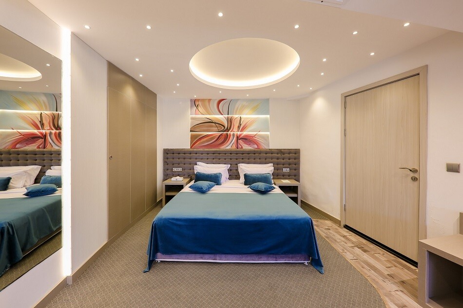 room2.jpg