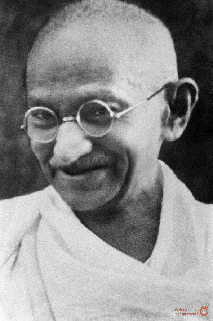 عینک گاندی همراه با یک یادداشت ضمیمه در صندوق پستی در انگلیس پیدا شد