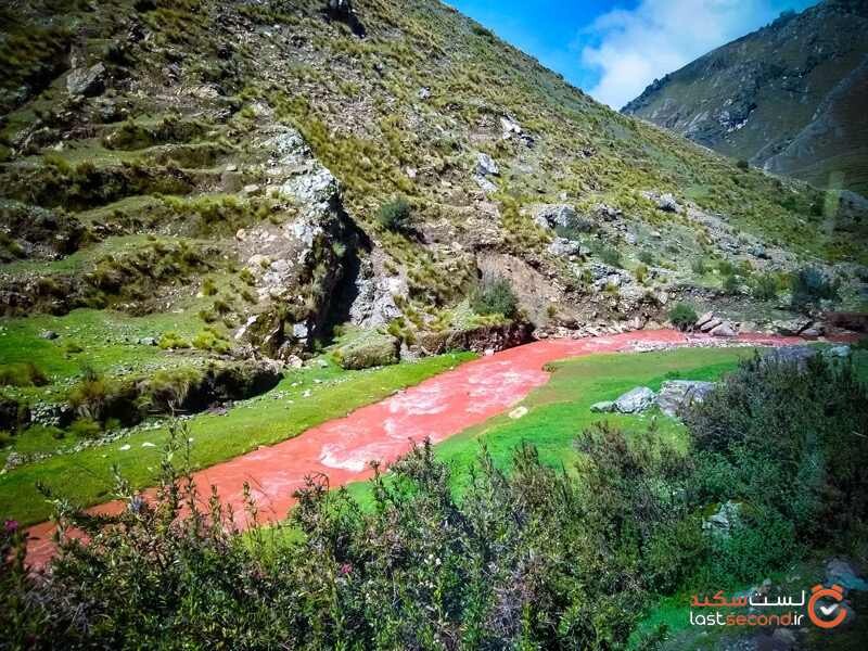 رودخانه خیره‌کننده سرخ در پرو