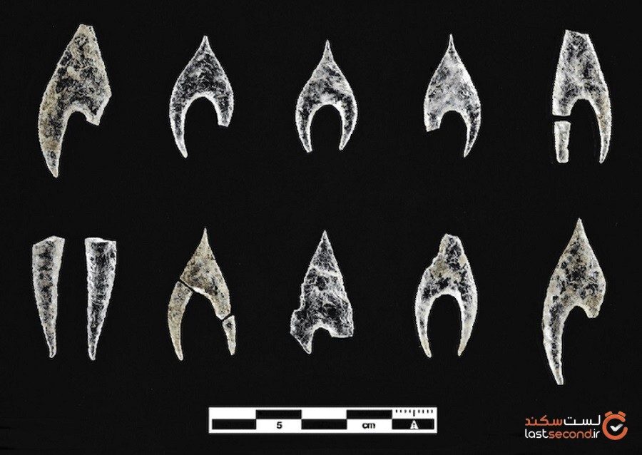 محققان یک خنجر شیشه‌ای5 هزارساله که در اسپانیا دفن شده بود را کشف کردند!