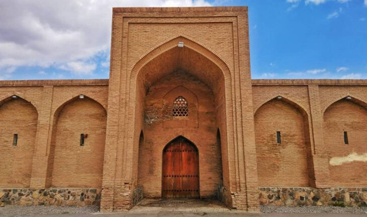 کاروانسرای فخر داوود، برجای مانده از دوران تیموریان در شرق ایران