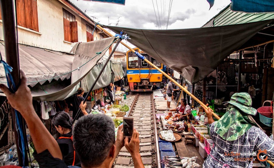 بازار ریلی معروف مائک لانگ تایلند، محلی خطرناک برای خرید!