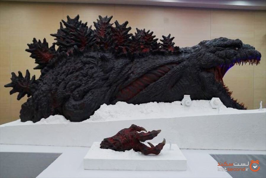 Japanese-Theme-Park-Feature-a-Life-Sized-Godzilla.jpg