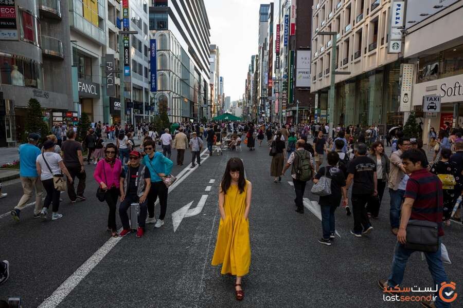 the-walk-tokyo-pedestrian-street-girl-yellow-dress.adapt.1900.1.jpg