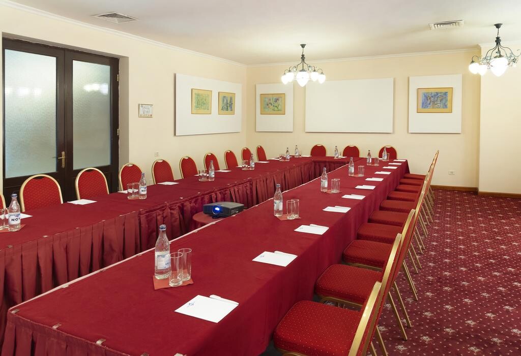 Ani Plaza Hotel (1).jpg