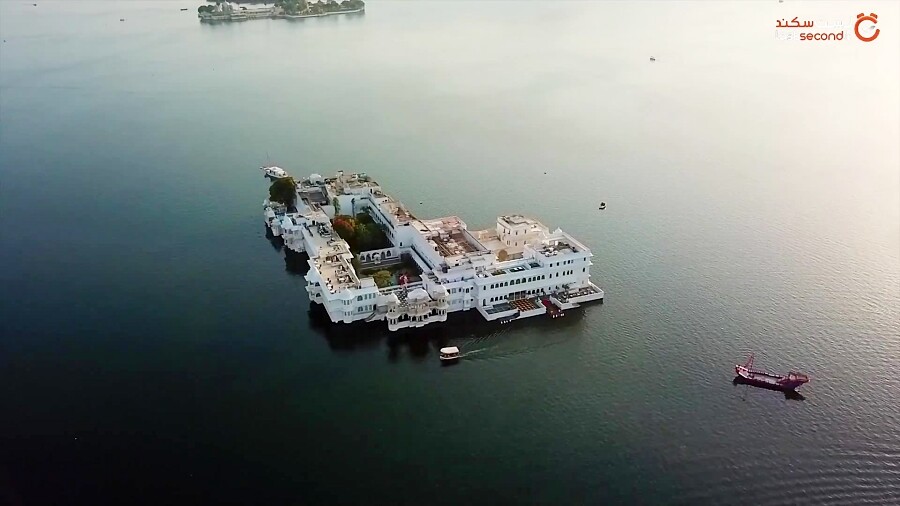 سفر به هند و اقامت در هتل روی آب