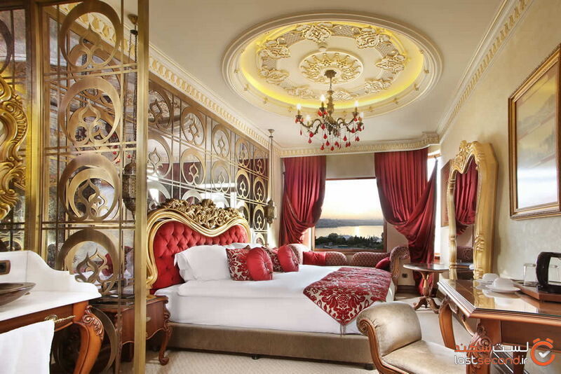 SUPERIOR ROOM WITH GOLDEN HORN.jpg