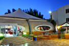 kish-tatilat-hotel-wall.jpg