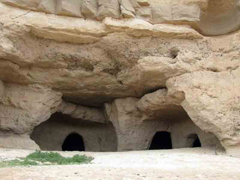 غارهای سه گانه بان مسیتی