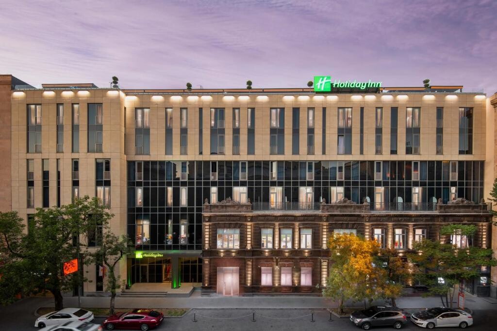 هتل Holiday Inn Republic Square Yerevan