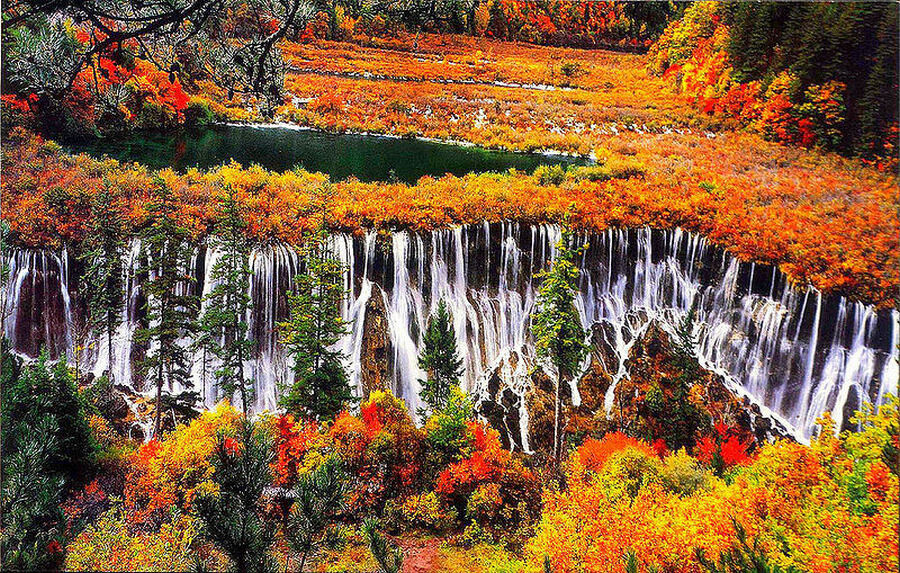 Jiuzhai Valley National Park.jpg