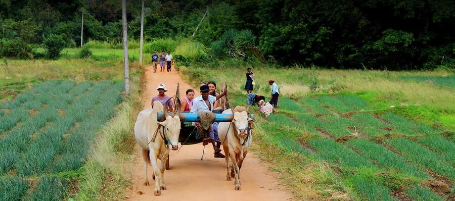 Traditional-Sri-Lankan-Village-Life-header.jpg