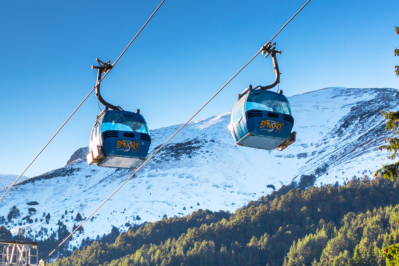 bansko gondola ski lift.jpg