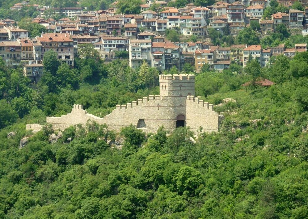 Trapezitsa Fortress 2 2.jpg